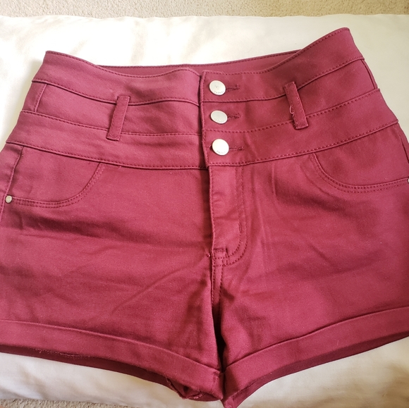 Maroon Hi-rise shorts - Picture 2 of 5